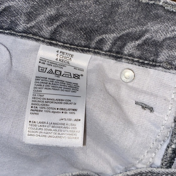 Old Navy grey jeans size 4 petite distressed - Picture 6 of 8
